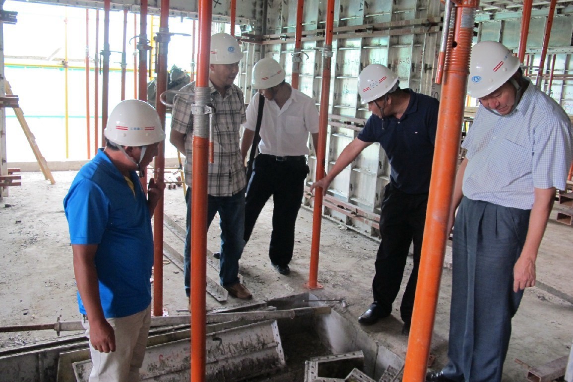 第六直管部組織到大波村項(xiàng)目學(xué)習(xí)鋁模板施工工藝