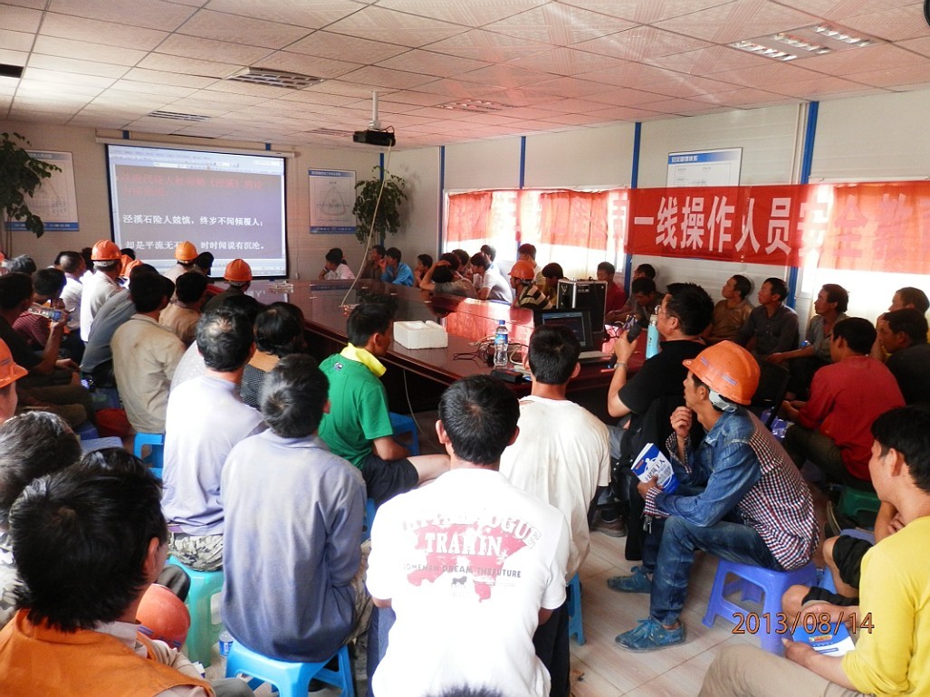 加強(qiáng)一線安全教育，為經(jīng)濟(jì)建設(shè)保駕護(hù)航