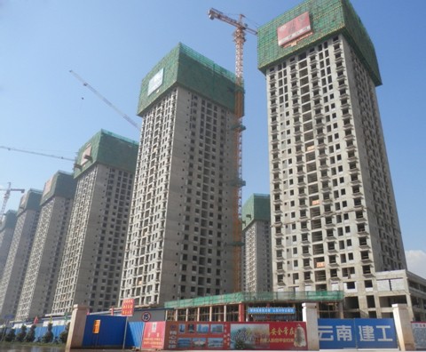 玉溪火車站片區2012年公租房項目率先全面封頂