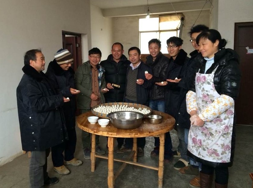 八直管鎮雄項目部開展“包湯圓”活動