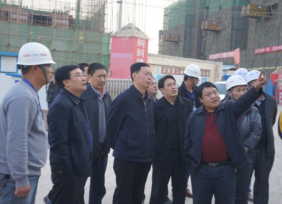 省委群眾路線教育實踐活動第二督導組到鎮雄保障房項目調研