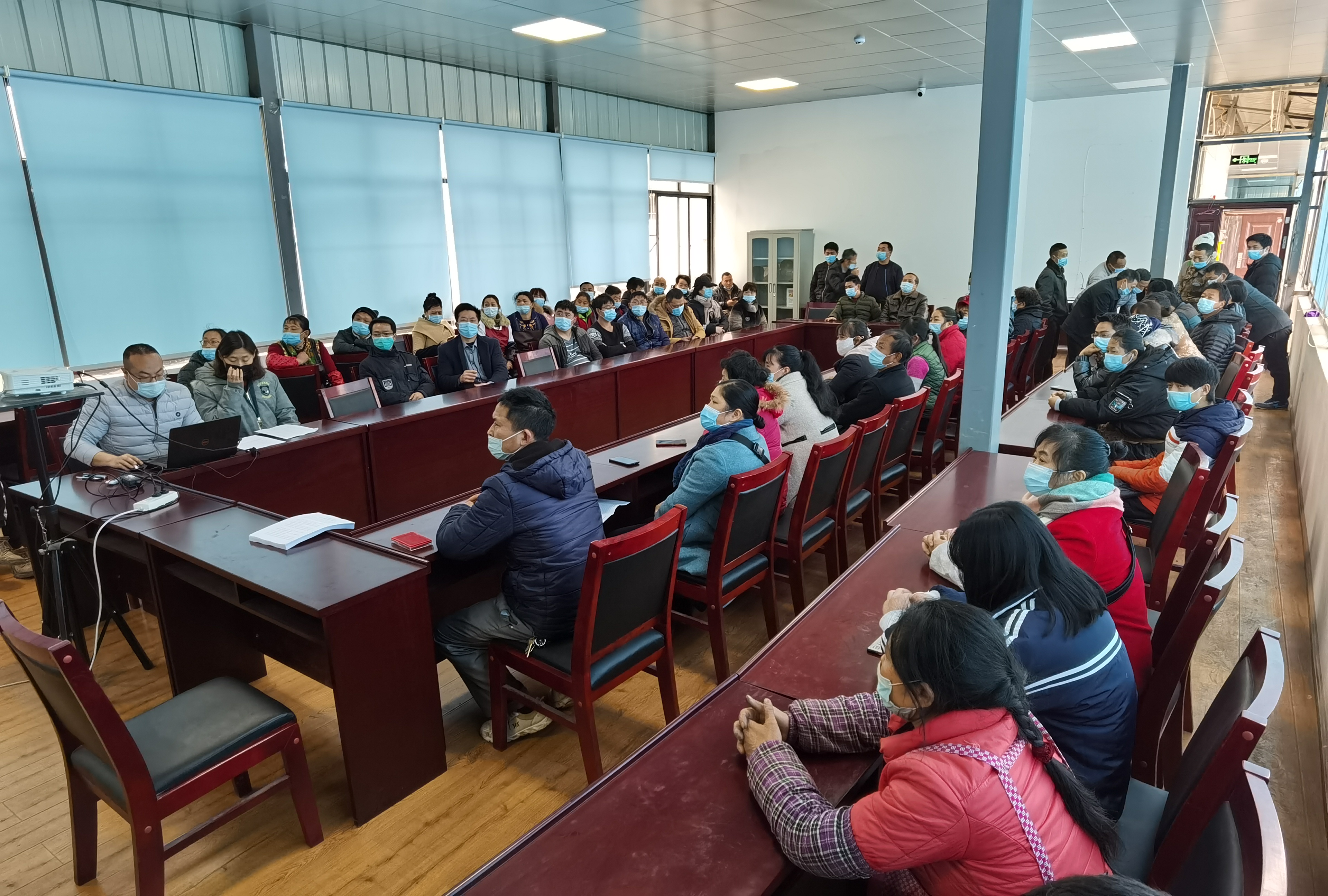 大觀篆新農貿市場對商戶召開疫情防控部署會議