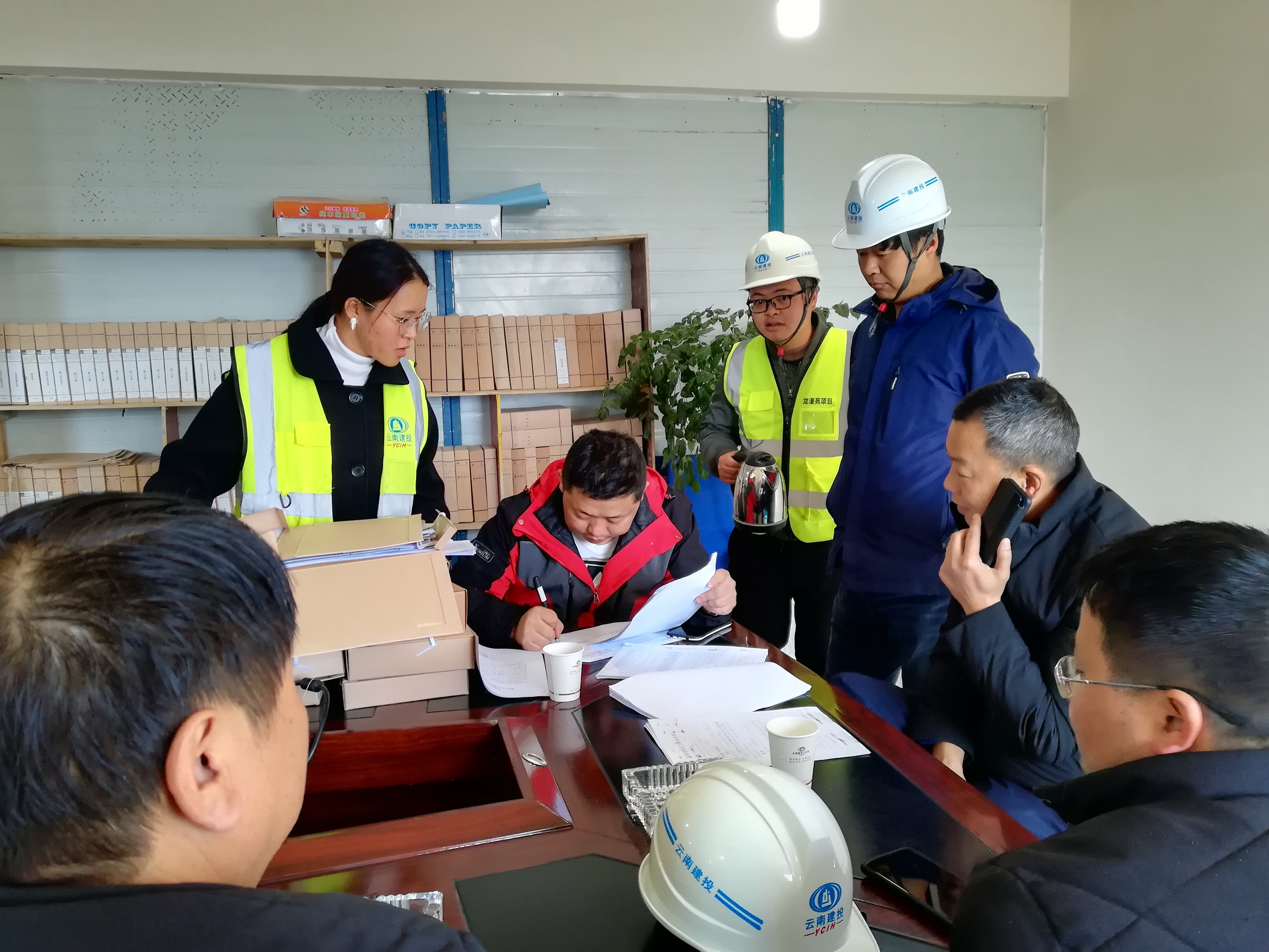 省國資委到公司龍濠苑項目開展農民工工資支付管理專項檢查