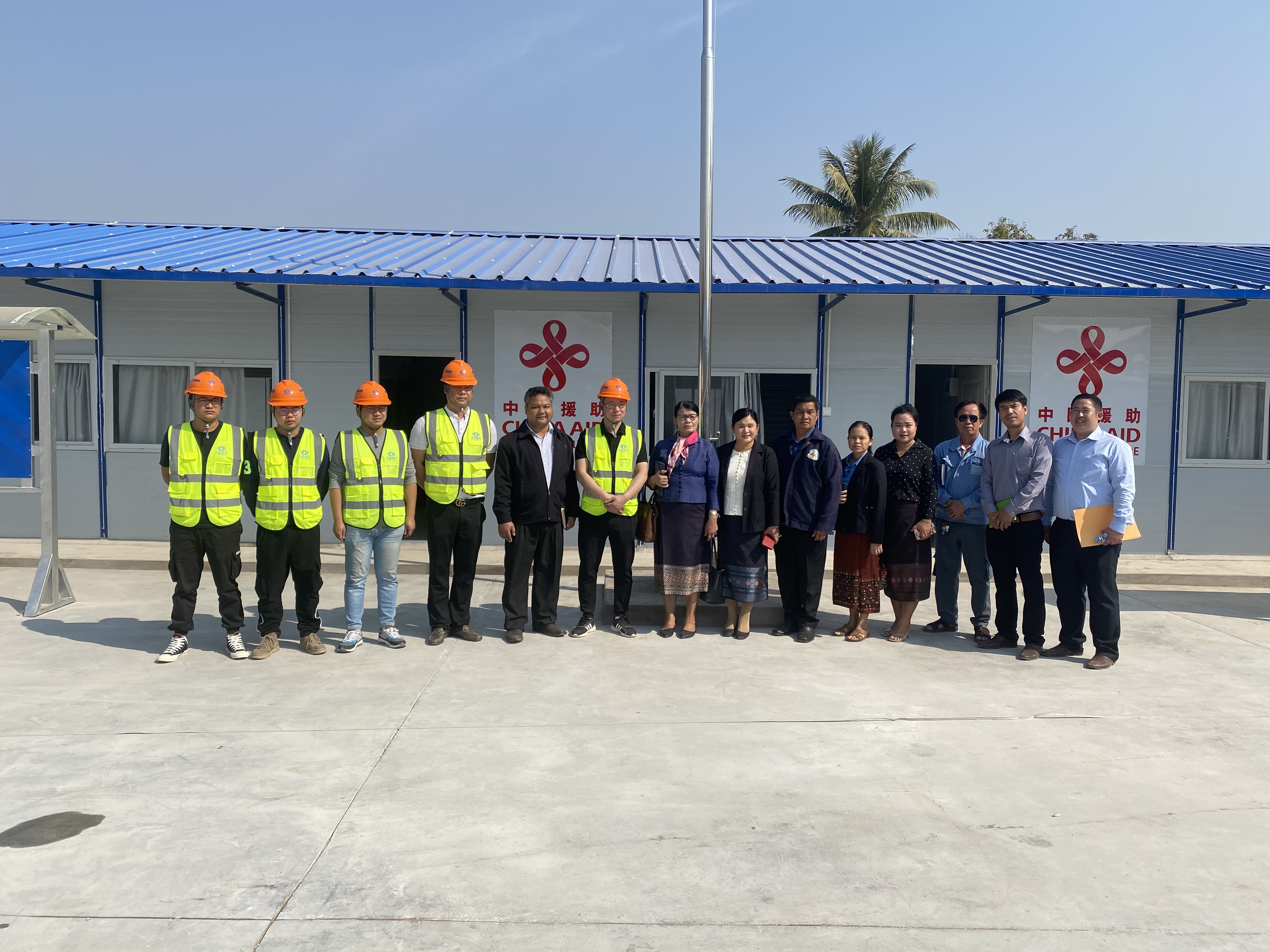 援老撾皮瓦中學臨時學校通過初期驗收