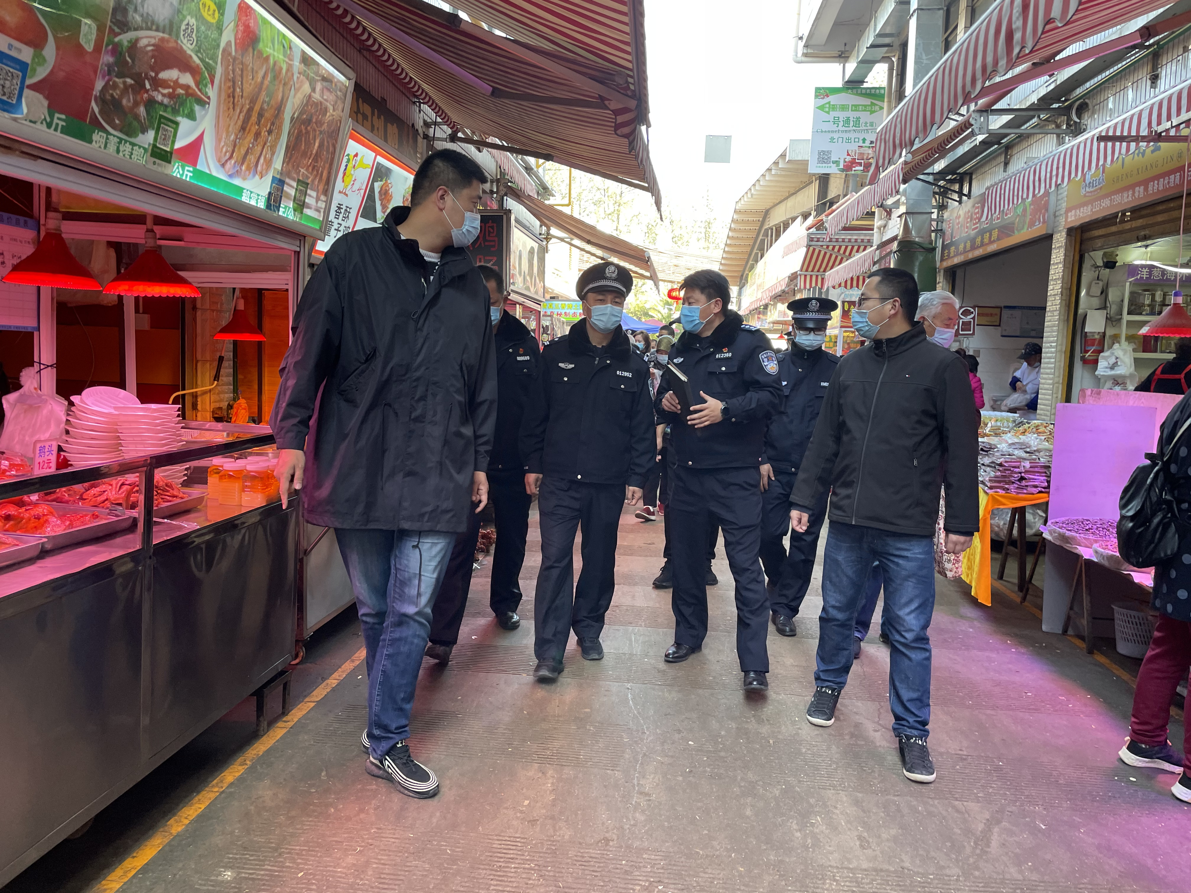 市公安局治安支隊聯合大板橋有關市場管理方到篆新農貿市場考察調研