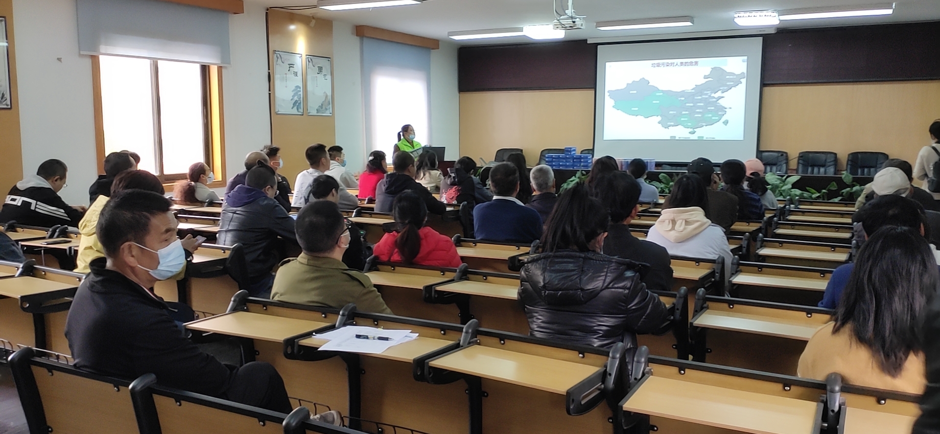 第三項目經理部黨支部與篆塘社區黨委開展“垃圾分類”知識講座主題黨日活動