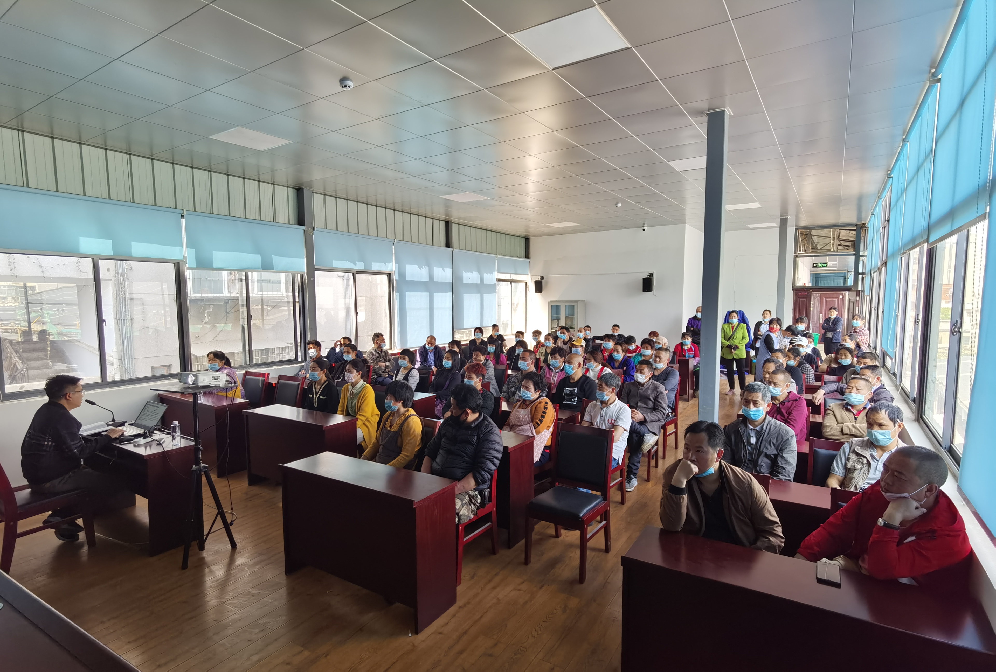 大觀篆新農貿市場組織開展“管集市”重點整治專項行動