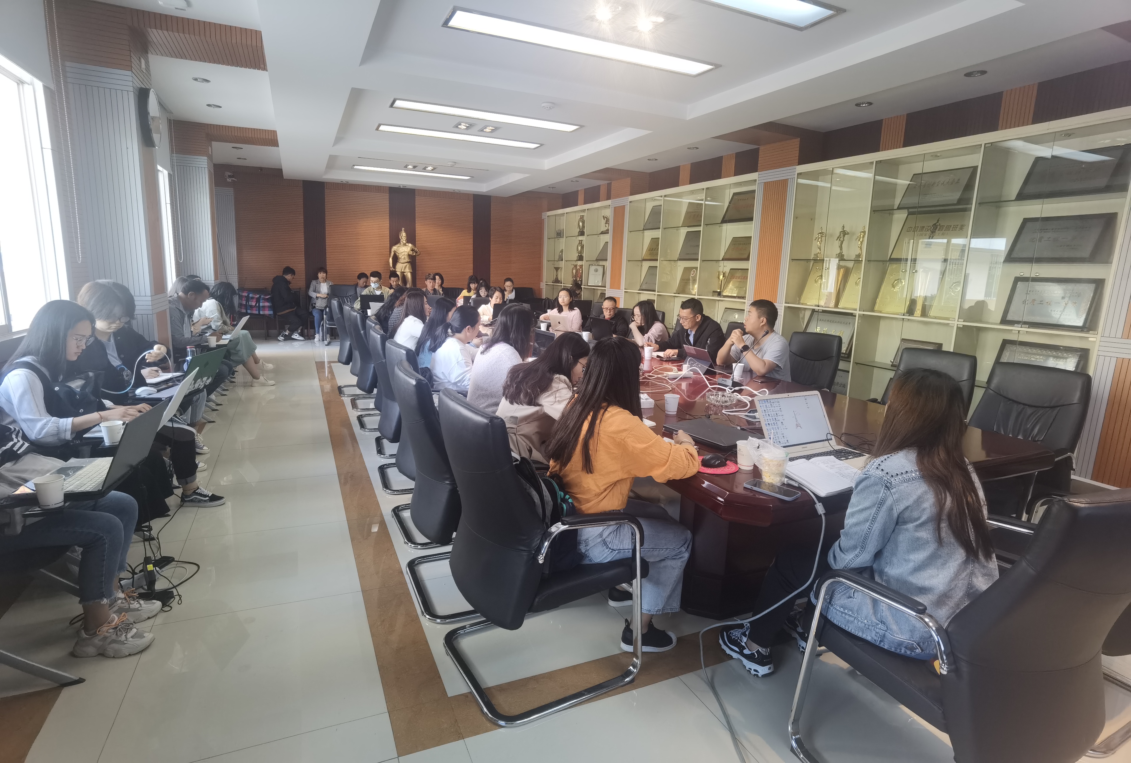 信息中心組織開展“i8項目管理系統”試點項目培訓會