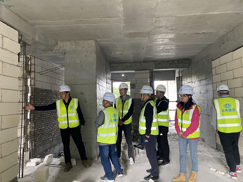 送清涼，辦實事——彭云到烏蒙水鄉項目慰問