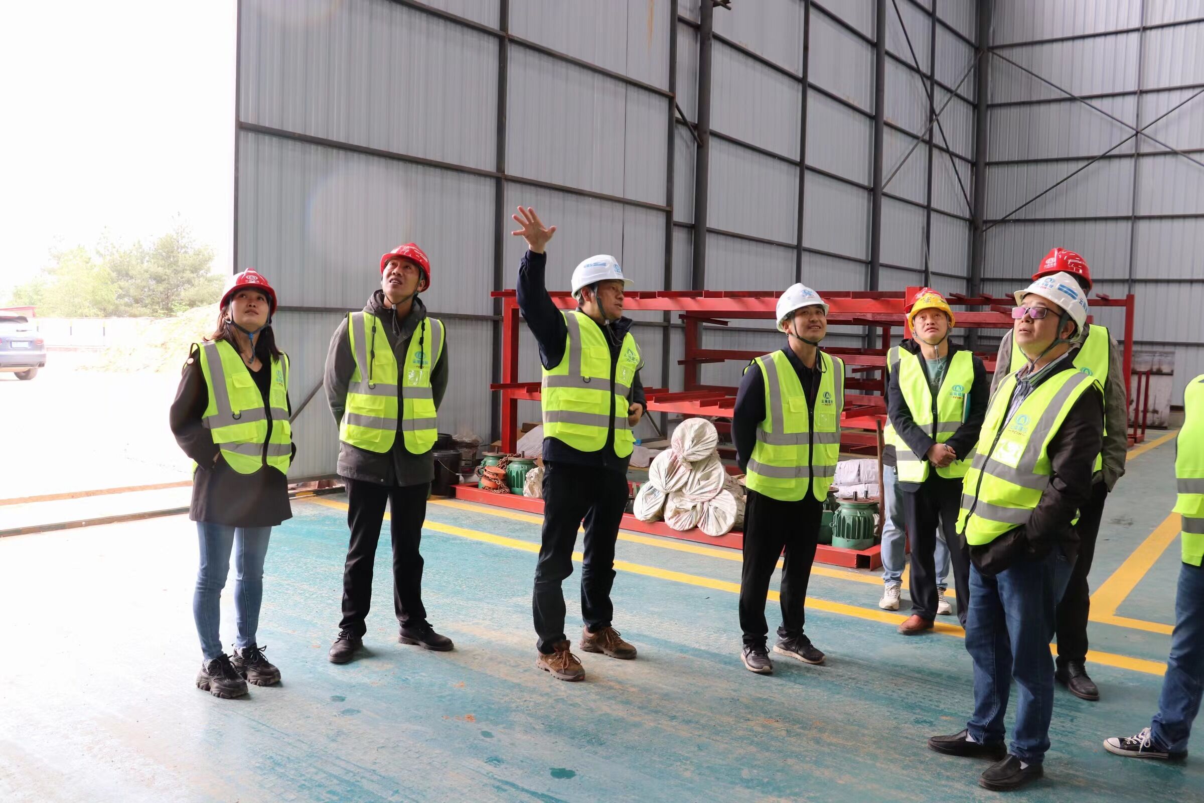 強(qiáng)作風(fēng) 提效能 公司領(lǐng)導(dǎo)“五一”帶班檢查在建項(xiàng)目