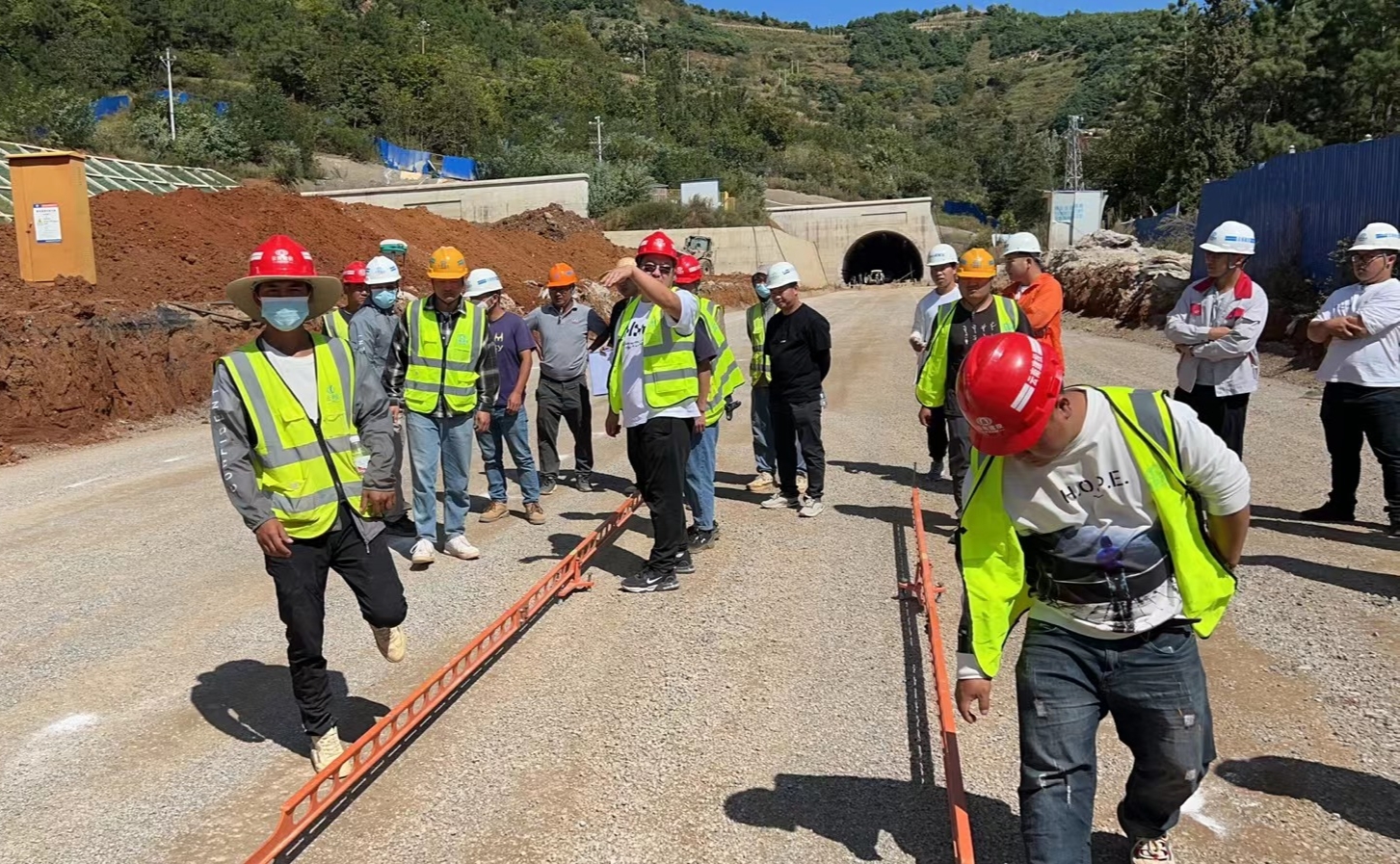 【項(xiàng)目動(dòng)態(tài)】魯?shù)榭h縣城環(huán)城公路PPP項(xiàng)目-土建四分部順利通過(guò)第二次路基轉(zhuǎn)序驗(yàn)收