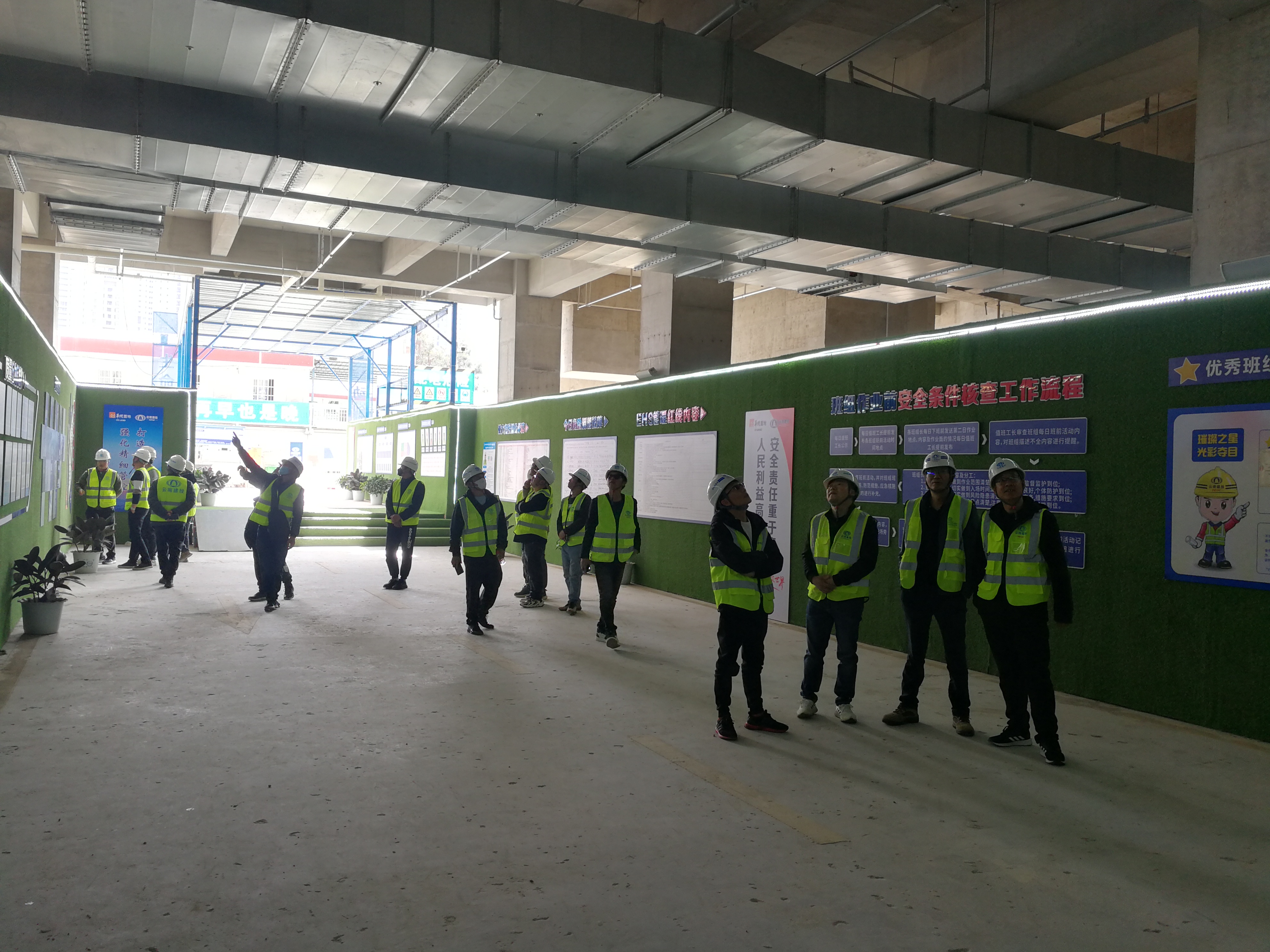 深思踐悟 學習共鑒丨第一水電項目部到昆明華潤拓東商務(wù)中心項目觀摩