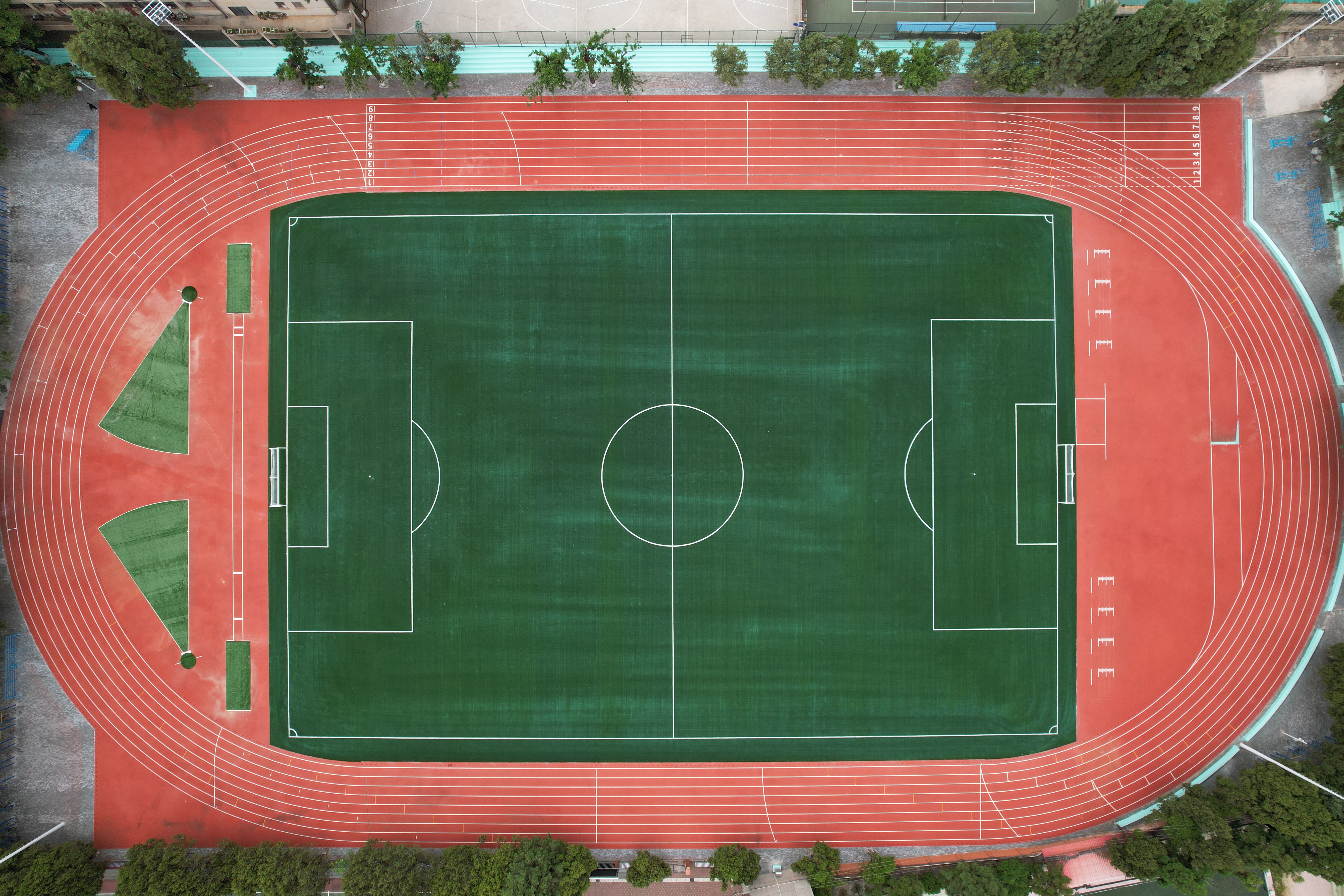 昆明理工大學(xué)蓮華校區(qū)體育場(chǎng)修繕項(xiàng)目通過中國田徑協(xié)會(huì)Ⅱ類田徑場(chǎng)地認(rèn)證