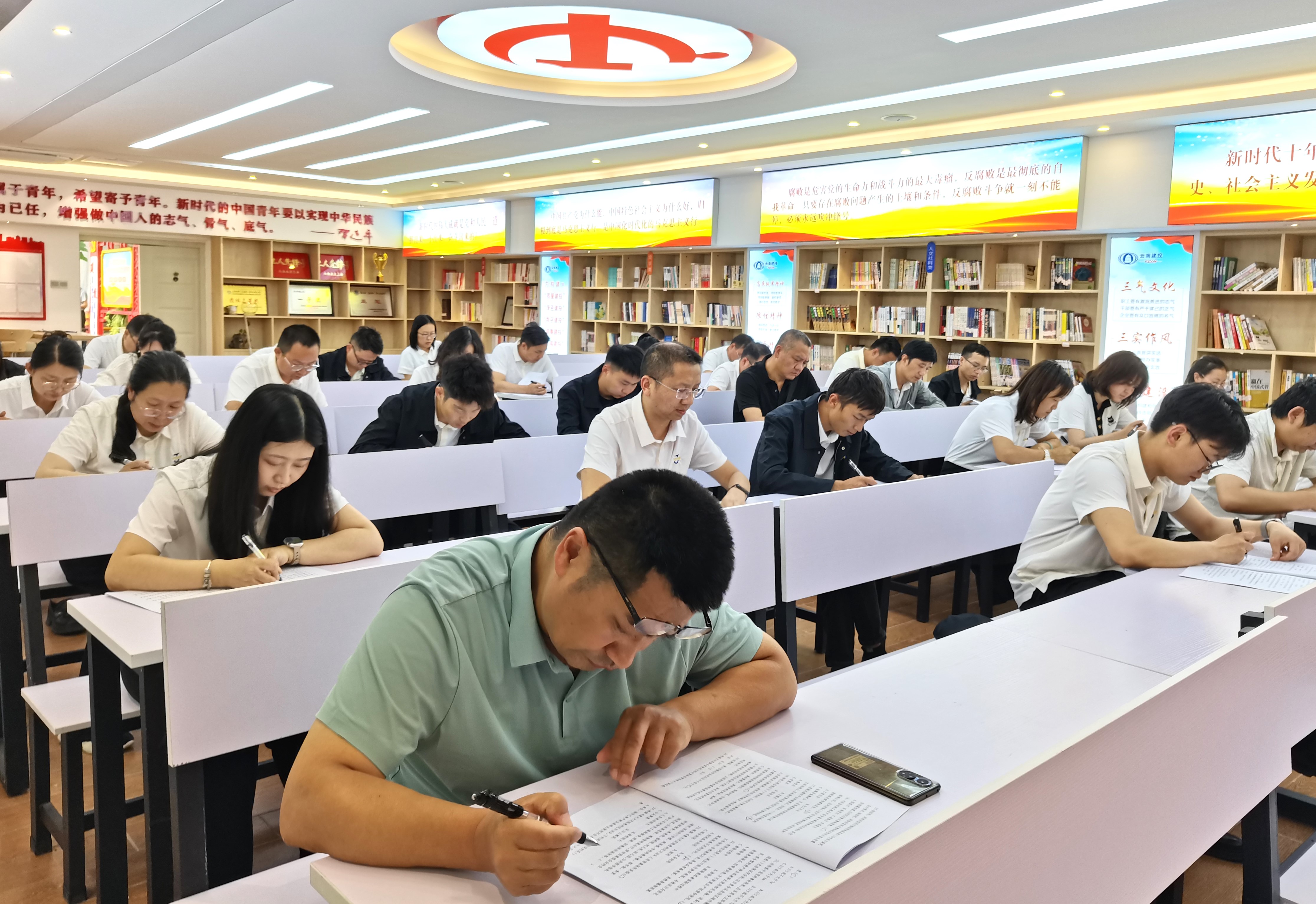 公司工會組織開展安全生產(chǎn)月知識競賽