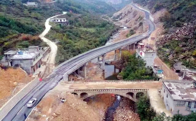 彝良縣奎香鄉(xiāng)大灣子至上寨農(nóng)村產(chǎn)業(yè)路改造項(xiàng)目順利竣工驗(yàn)收