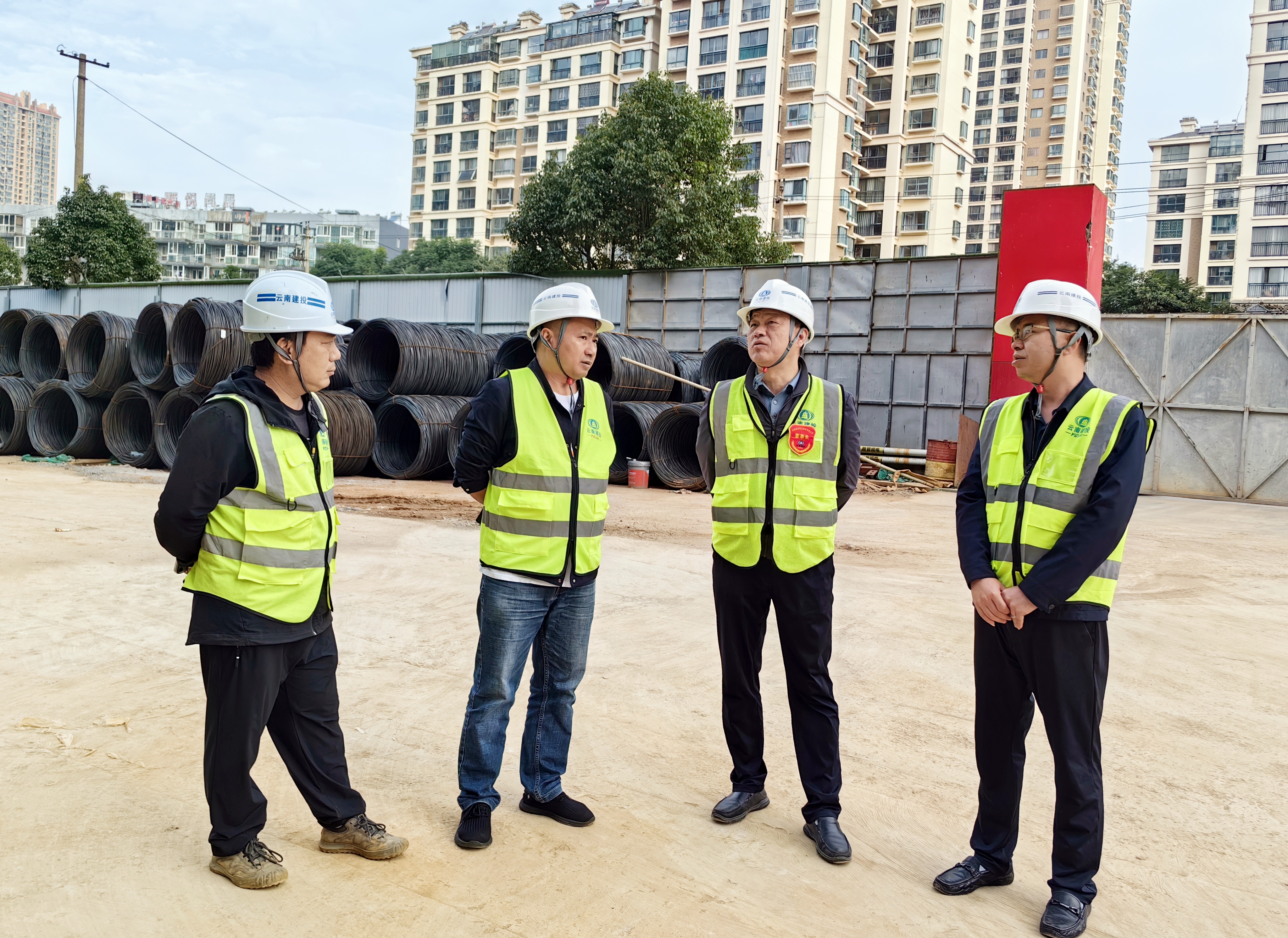 百日攻堅丨彭云到昆明市五華區(qū)黃土坡立體停車場項目檢查指導