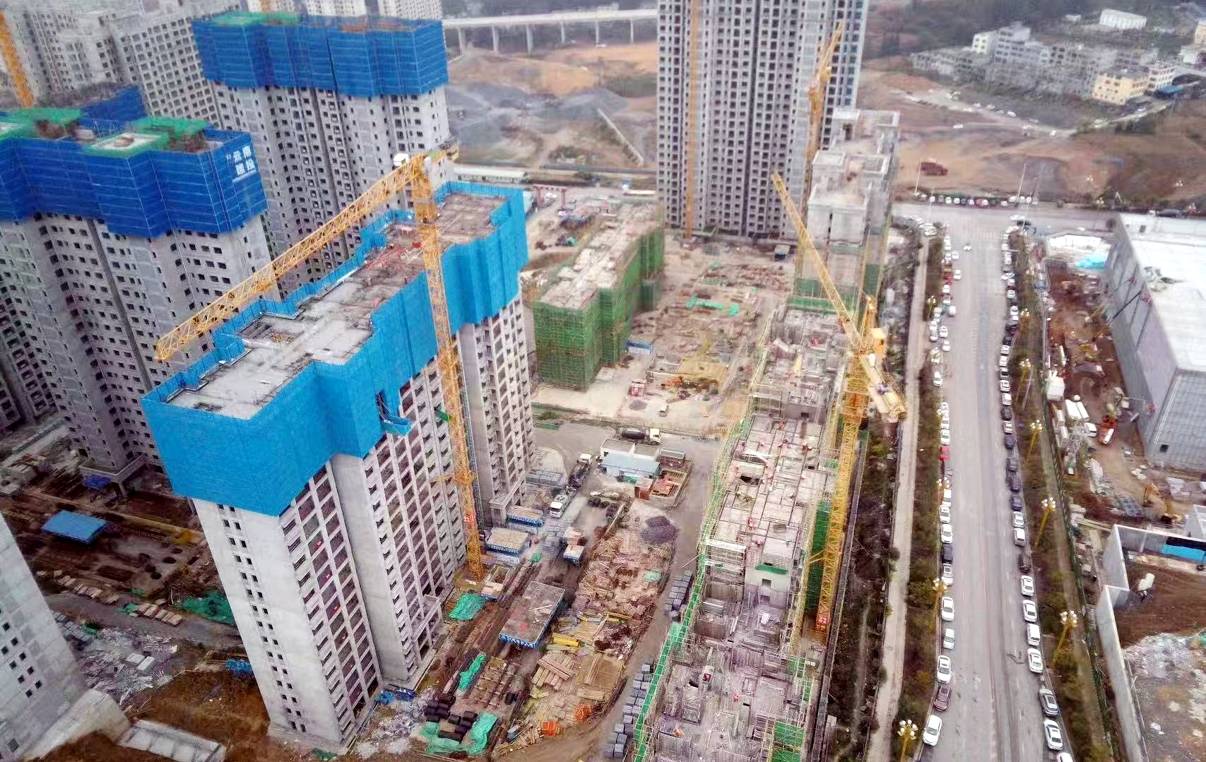 鎮(zhèn)雄2018棚戶區(qū)改造項目一工區(qū)主體工程全面封頂