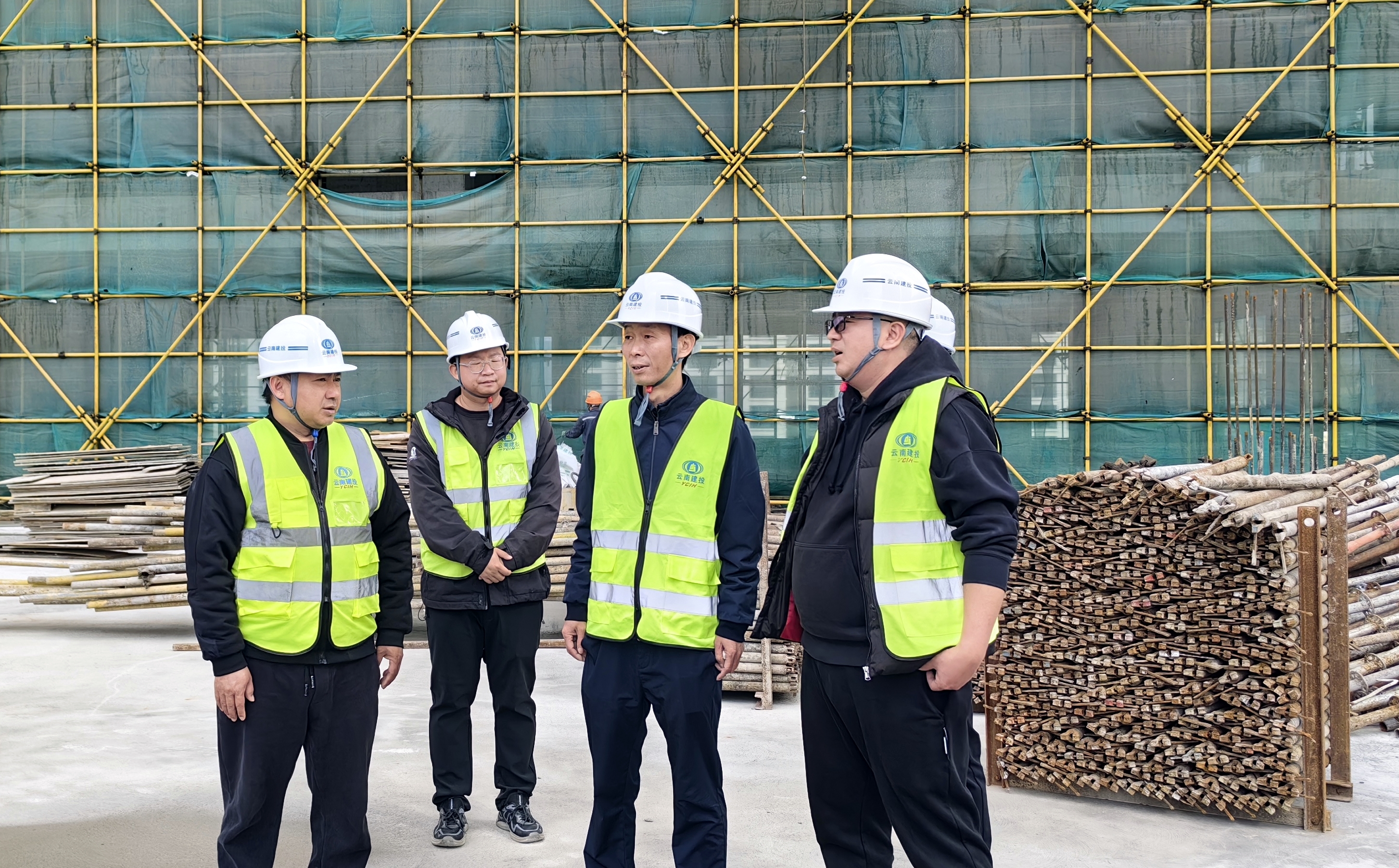 公司領(lǐng)導(dǎo)到項(xiàng)目一線檢查指導(dǎo)