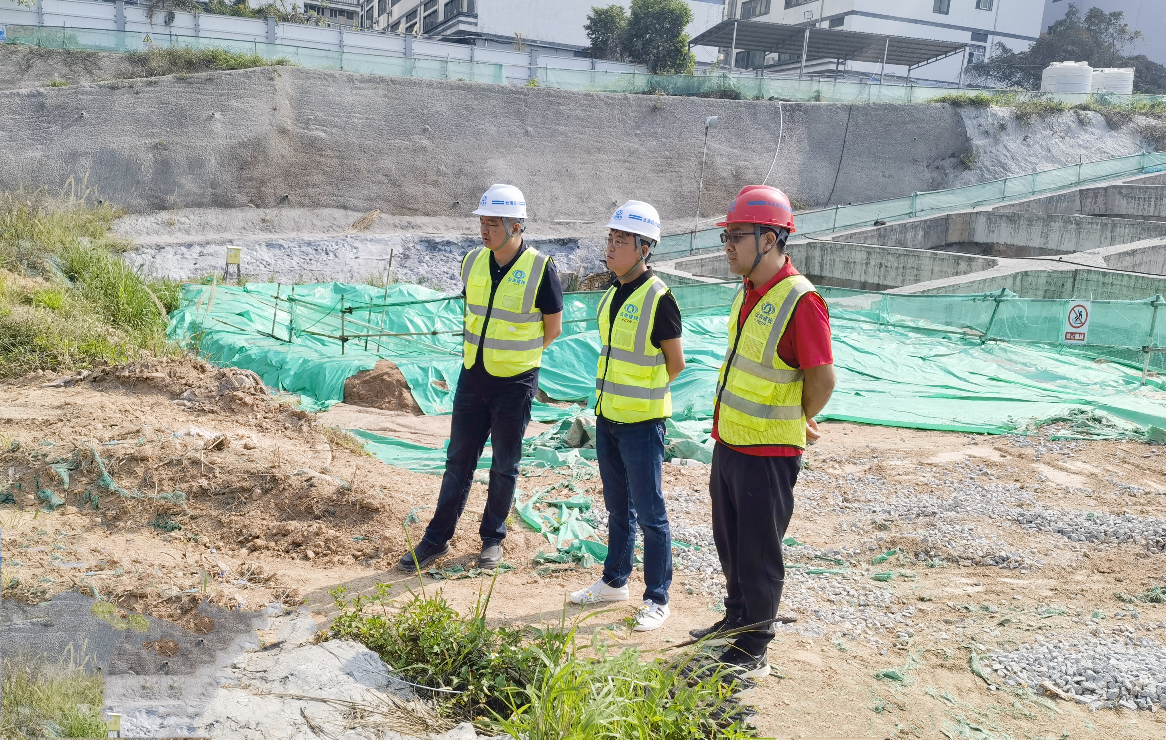 公司領(lǐng)導(dǎo)到深圳石清大道二期道路工程施工二標(biāo)項(xiàng)目檢查指導(dǎo)