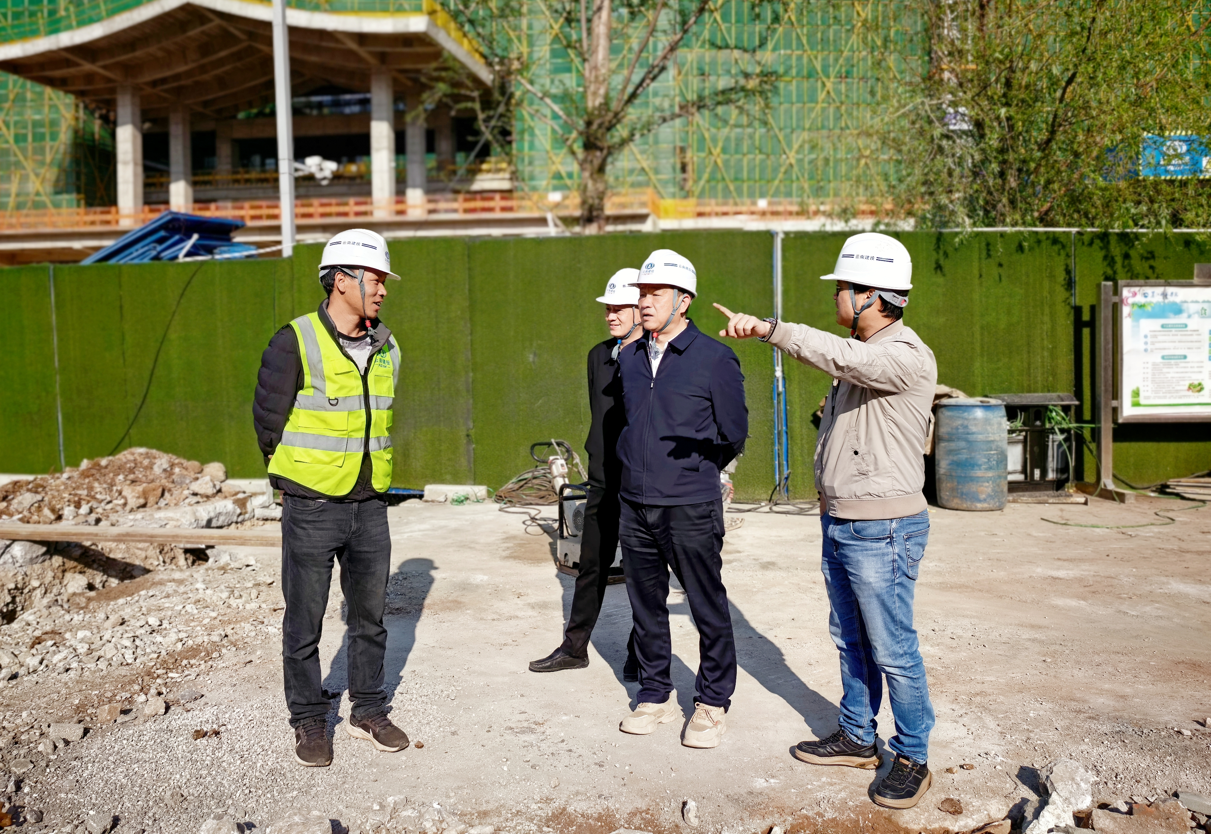 彭云一行到公司麗江片區(qū)項(xiàng)目檢查指導(dǎo)