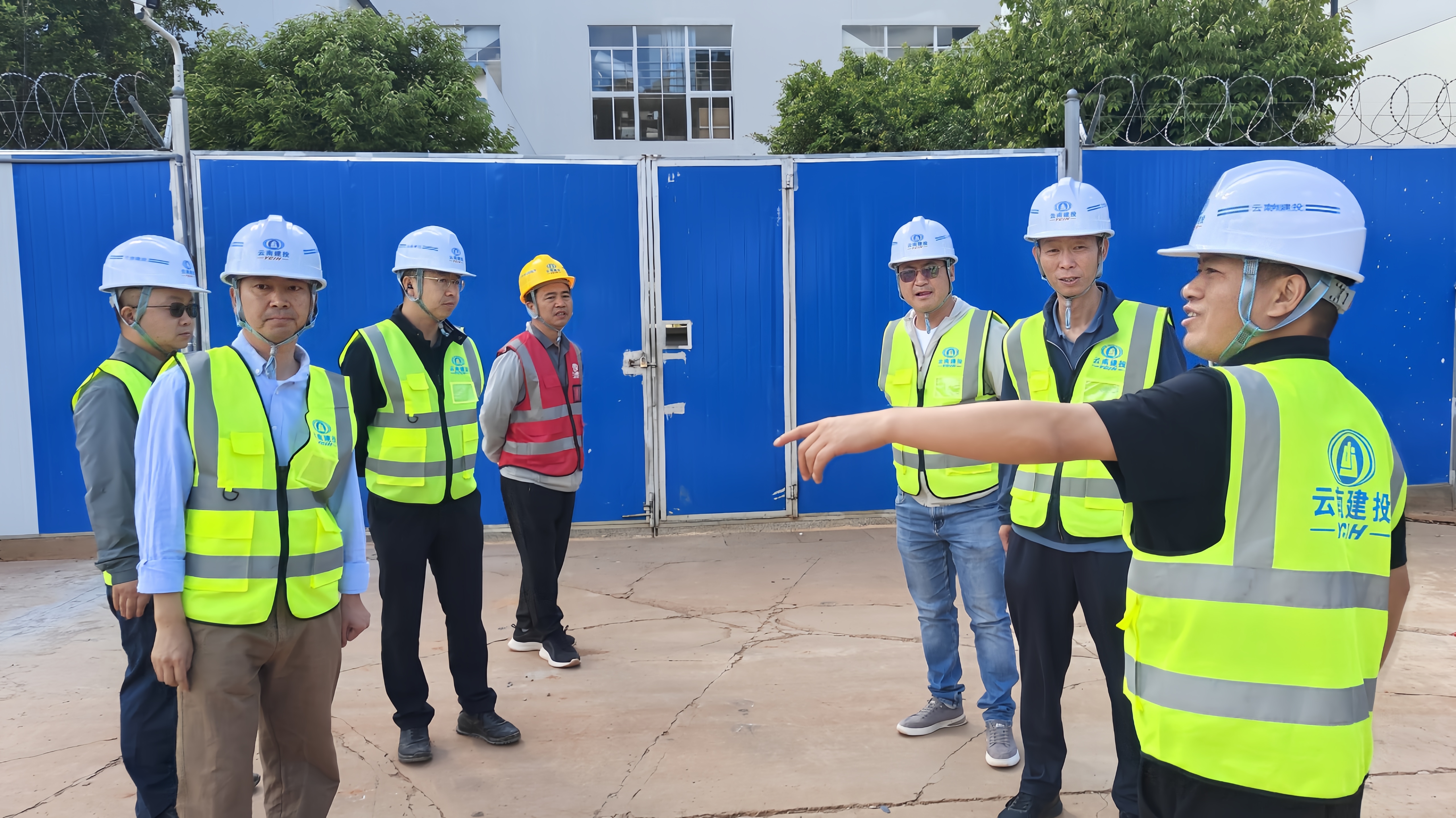 “五一”不停歇 | 公司領(lǐng)導(dǎo)到項(xiàng)目檢查指導(dǎo)，看望慰問一線干部職工