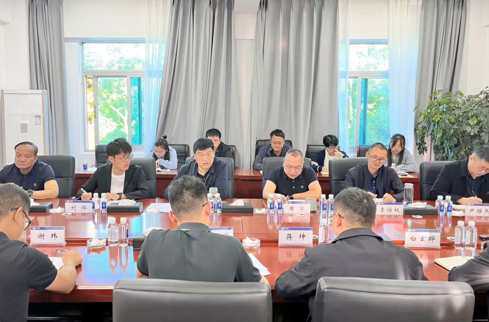 公司召開麗江公司干部任職宣布大會(huì)