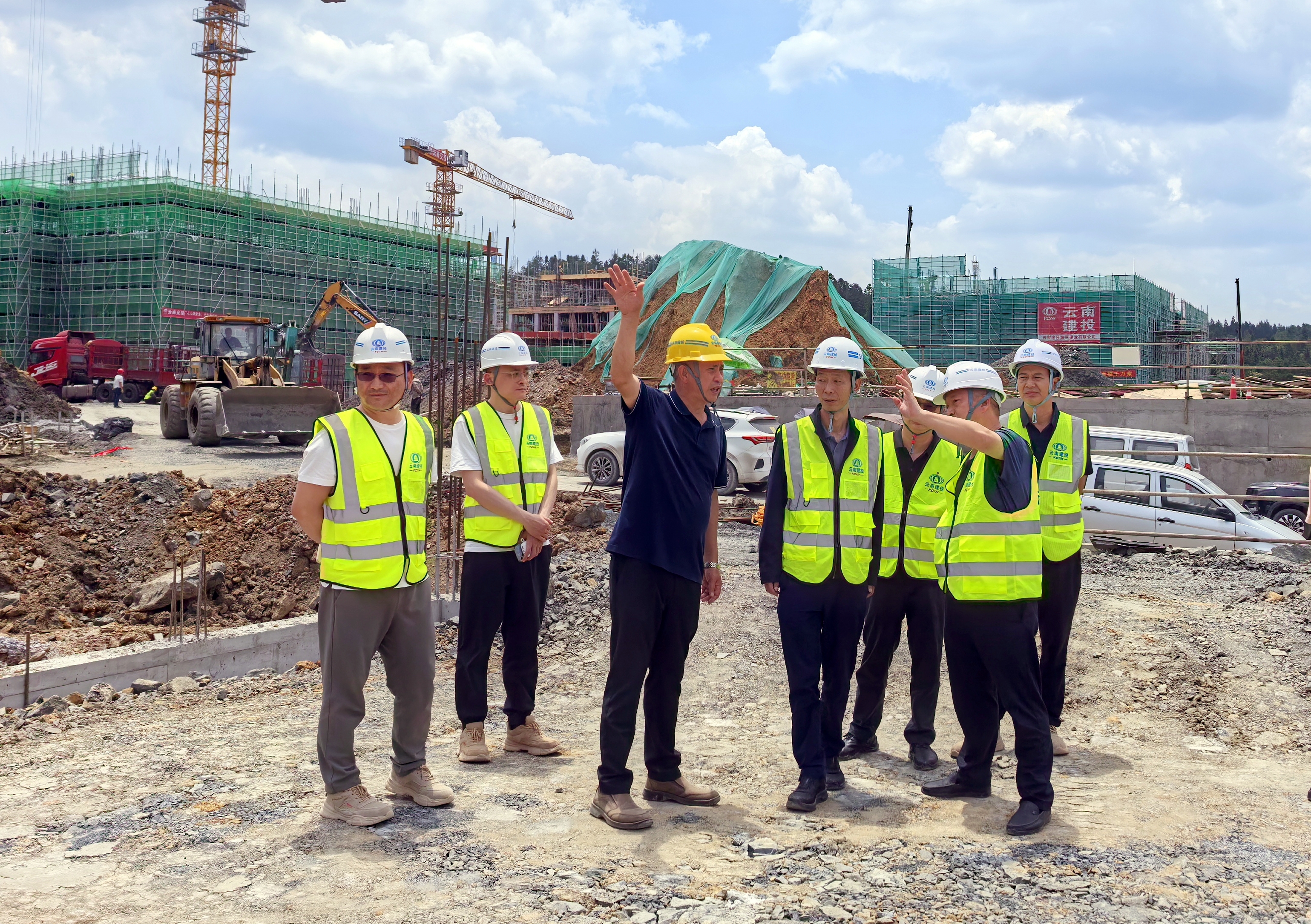 公司領(lǐng)導(dǎo)到鎮(zhèn)雄片區(qū)項(xiàng)目檢查指導(dǎo)