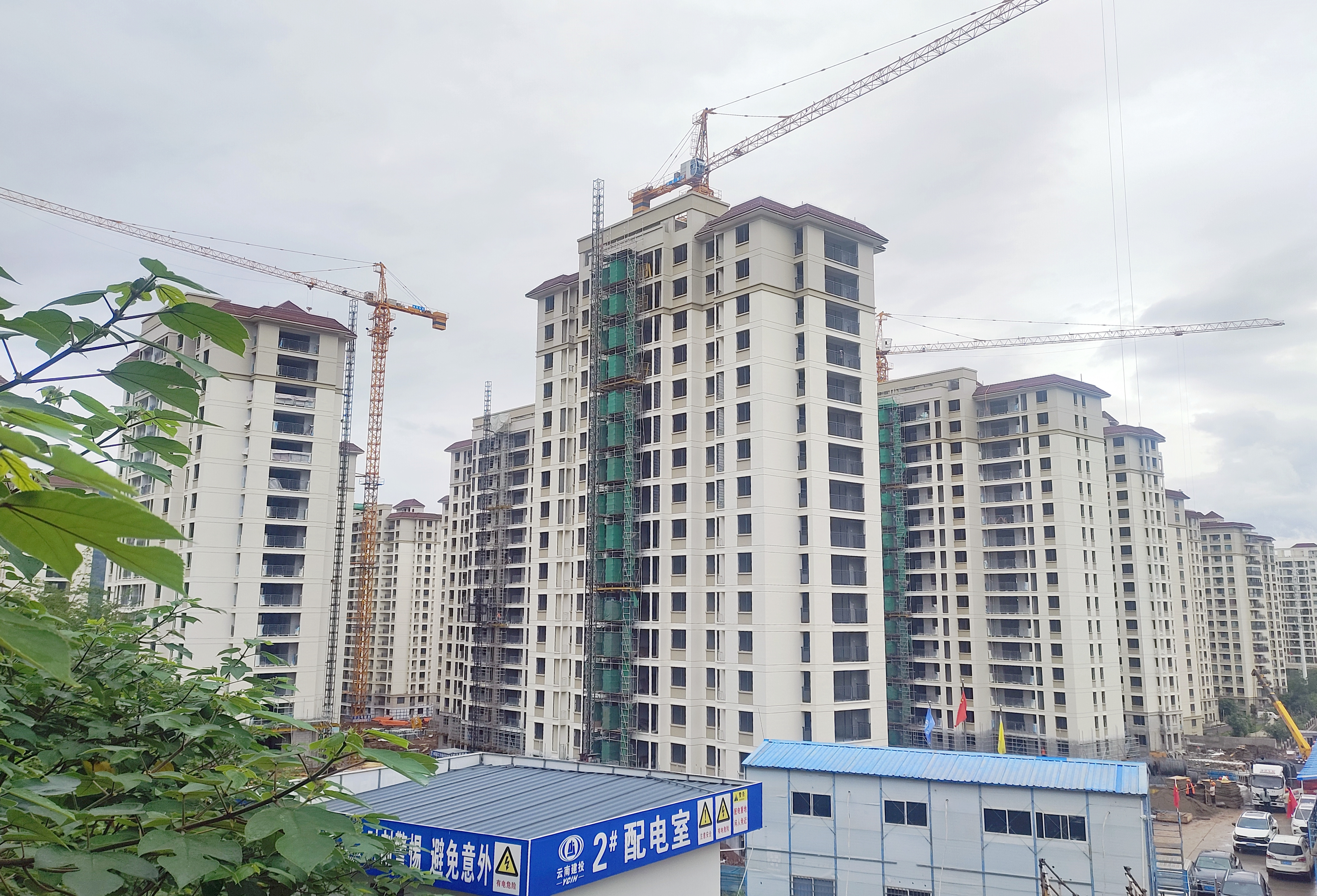 巧家縣城國(guó)有土地及花園社區(qū)浸沒(méi)影響安置區(qū)建設(shè)項(xiàng)目主體結(jié)構(gòu)分部工程順利通過(guò)驗(yàn)收