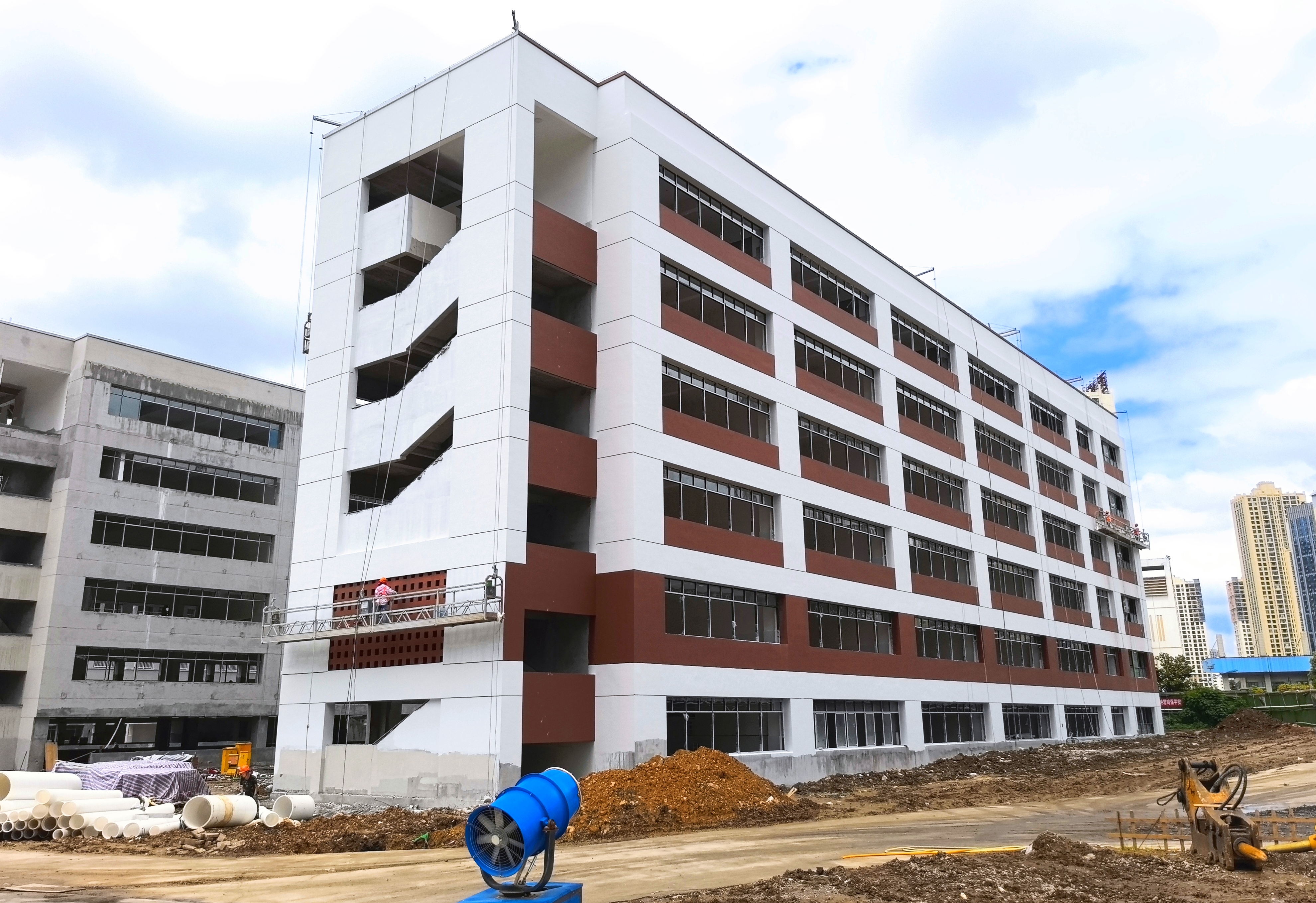 五華區(qū)人大常委會(huì)主任趙志良到昆明市第十四中學(xué)改擴(kuò)建項(xiàng)目調(diào)研