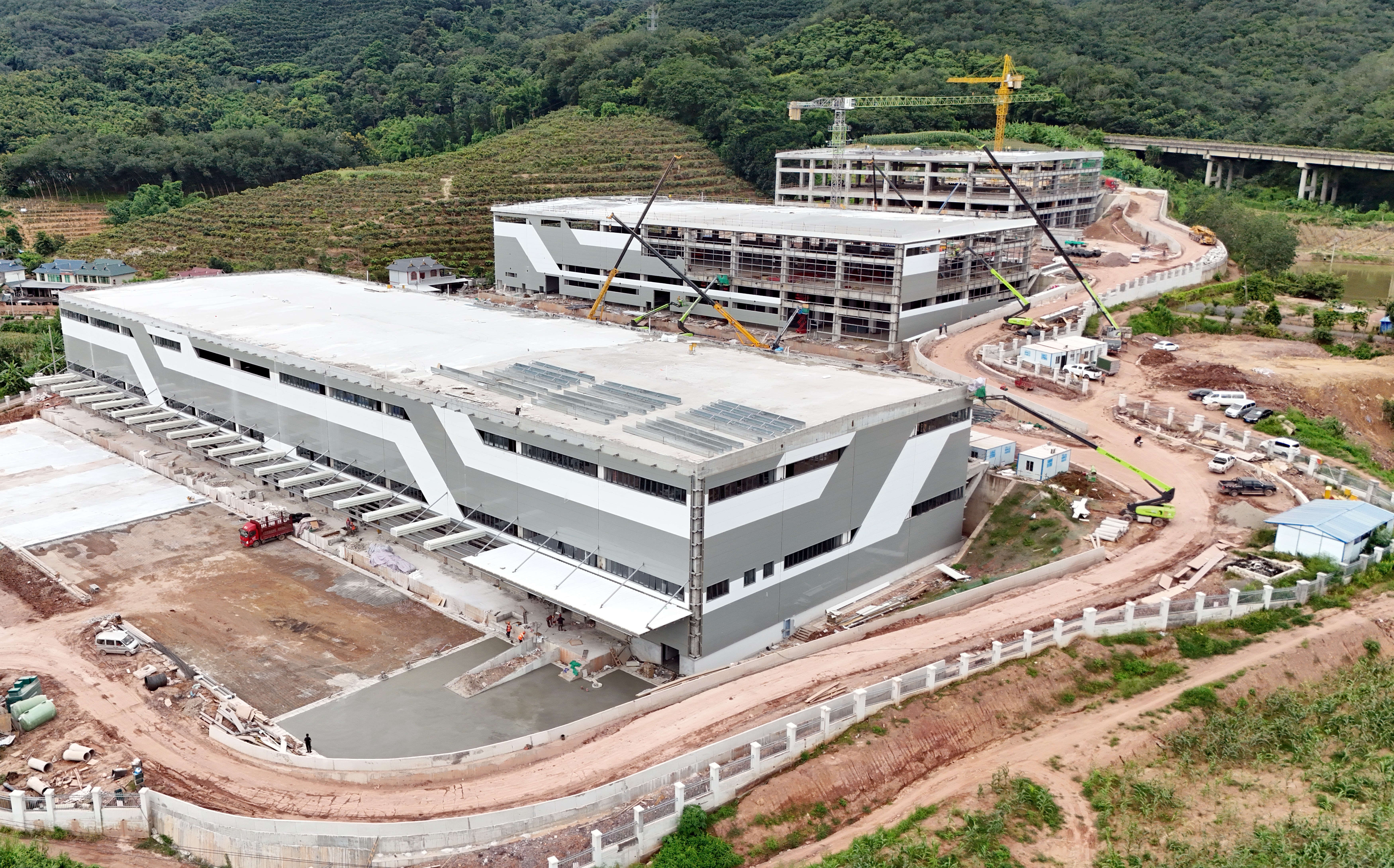 山東港口物流集團(tuán)到西雙版納天然橡膠綠色智能物流綜合園建設(shè)項(xiàng)目調(diào)研